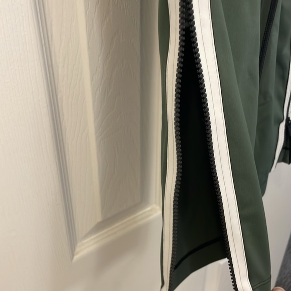 Athleta x Derek Lam 10C Military Fatigue Green zipper leggings pants - Medium - Picture 11 of 13